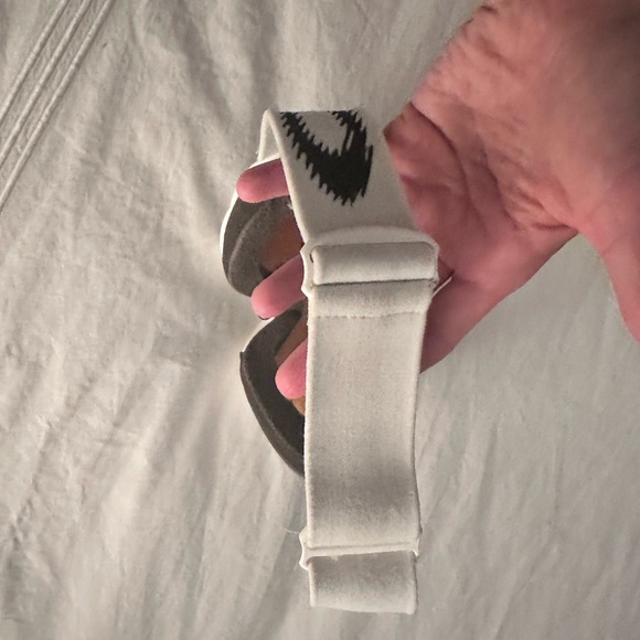 Oakley Ski Goggles - Picture 3 of 7